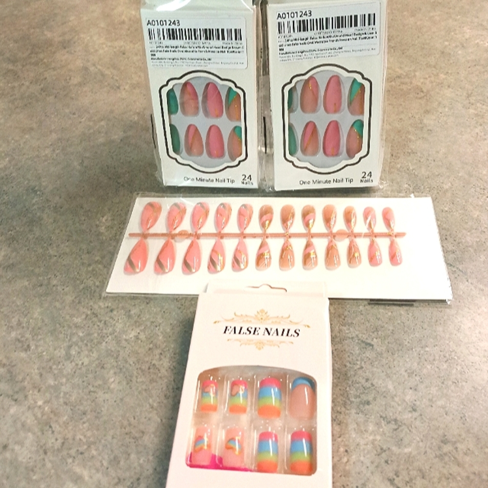 🌺NIB (Sealed) 4 (24 Count) Full Sets Of Press On Nails (96 Total)🌺